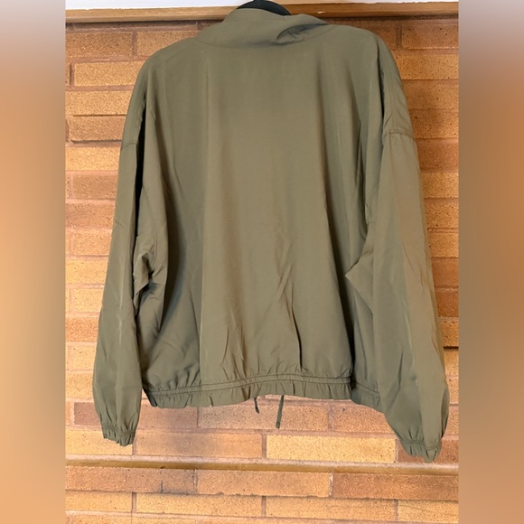 NWT Olive Green Old Navy Women's Crop Activewear Jacket - Picture 8 of 8